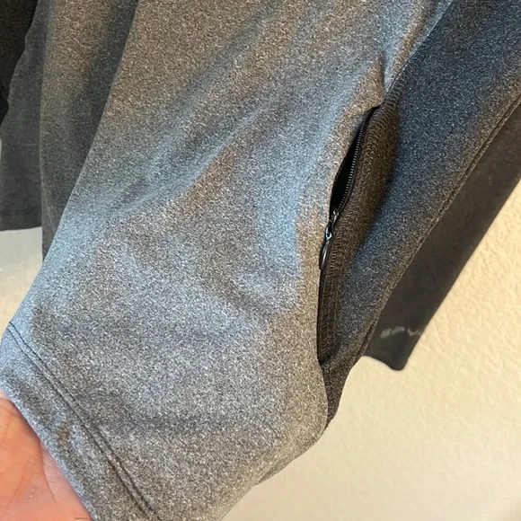 Spyder Active Long Sleeve Top Athletic Gray size Medium - Picture 7 of 12